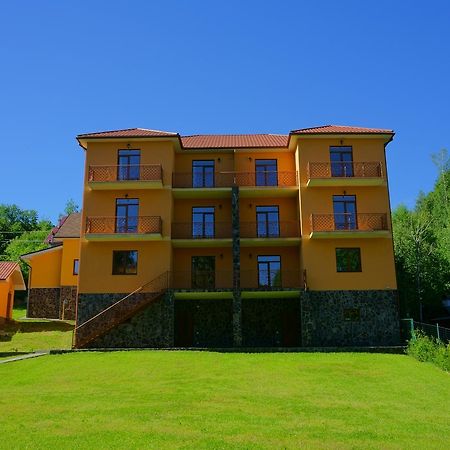 Vovk Gasthaus Sîneak Exterior foto